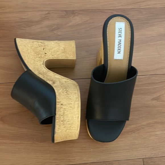Steve Madden Shoes - Brand New Steve Madden Platform Sandals